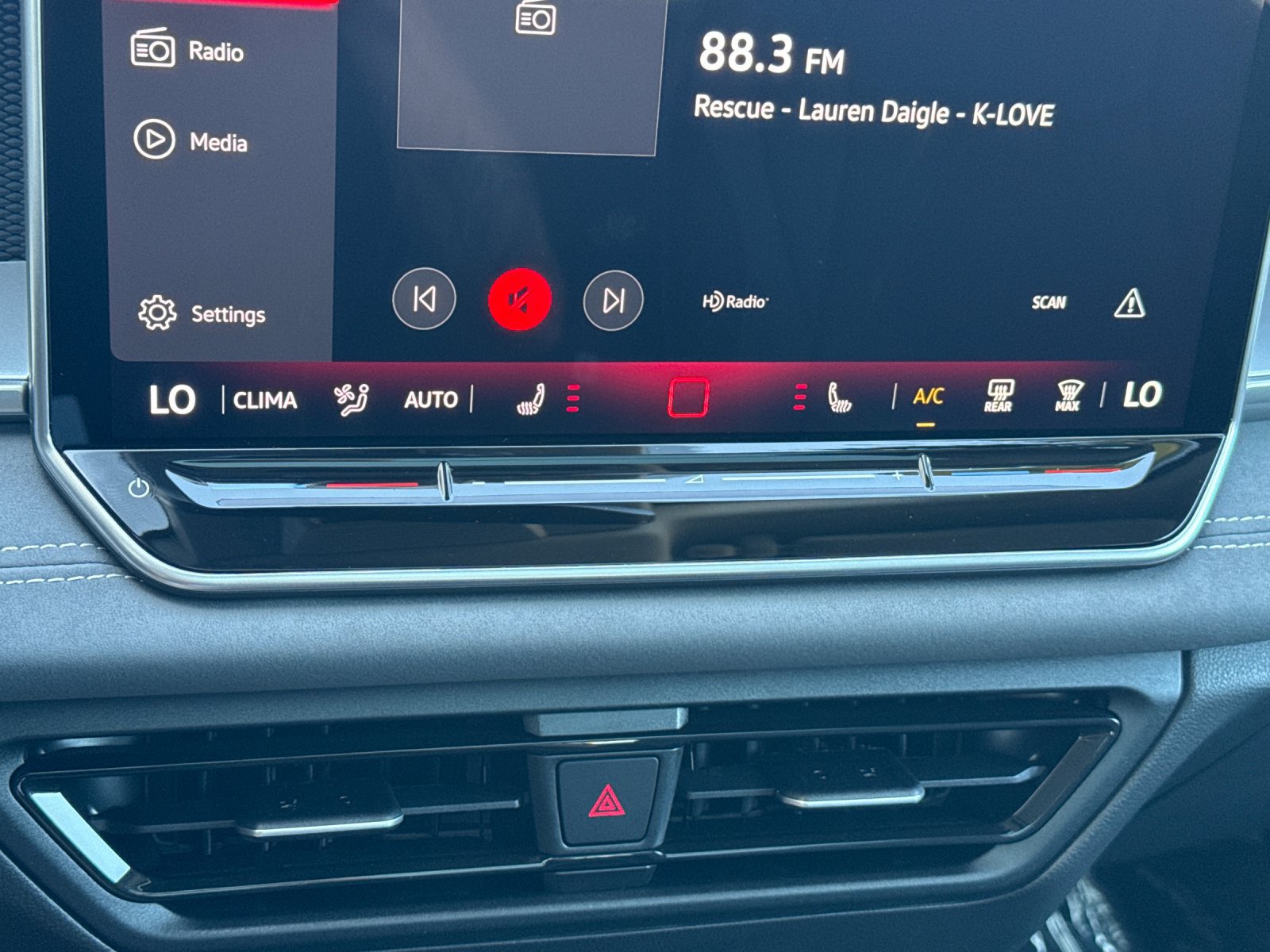 New 2026 Volkswagen Tiguan SE AWD/4WD image 20