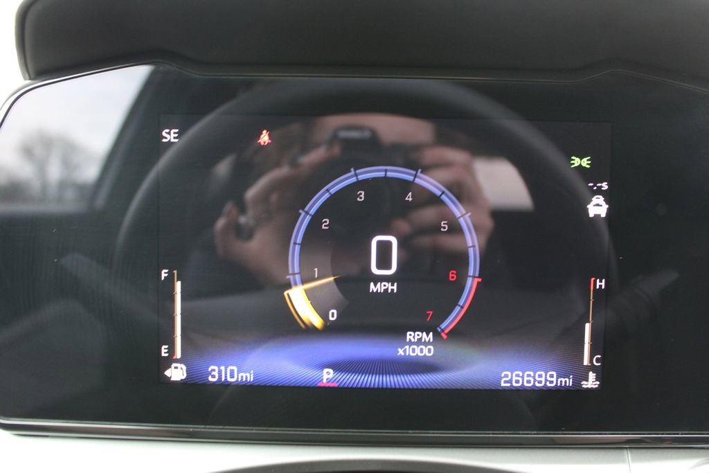 Used 2025 Chevrolet Trax LT image 32