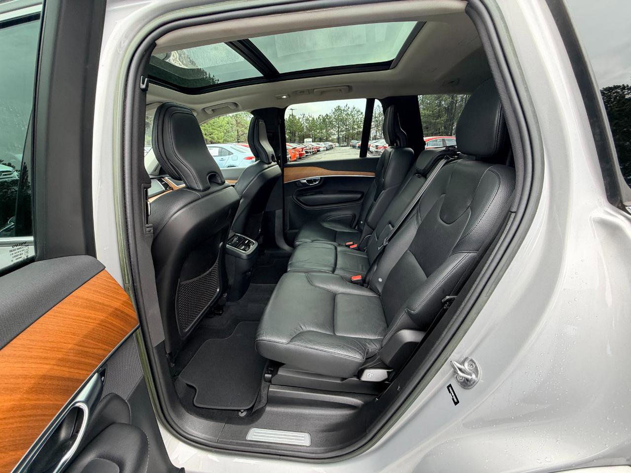 Used 2023 Volvo XC90 B6 Plus w/ Protection Package Premier image 11