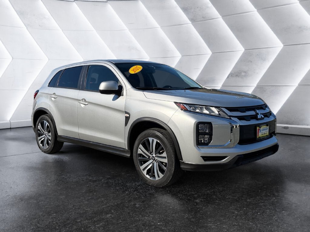 Used 2025 Mitsubishi Outlander Sport AWD image 8