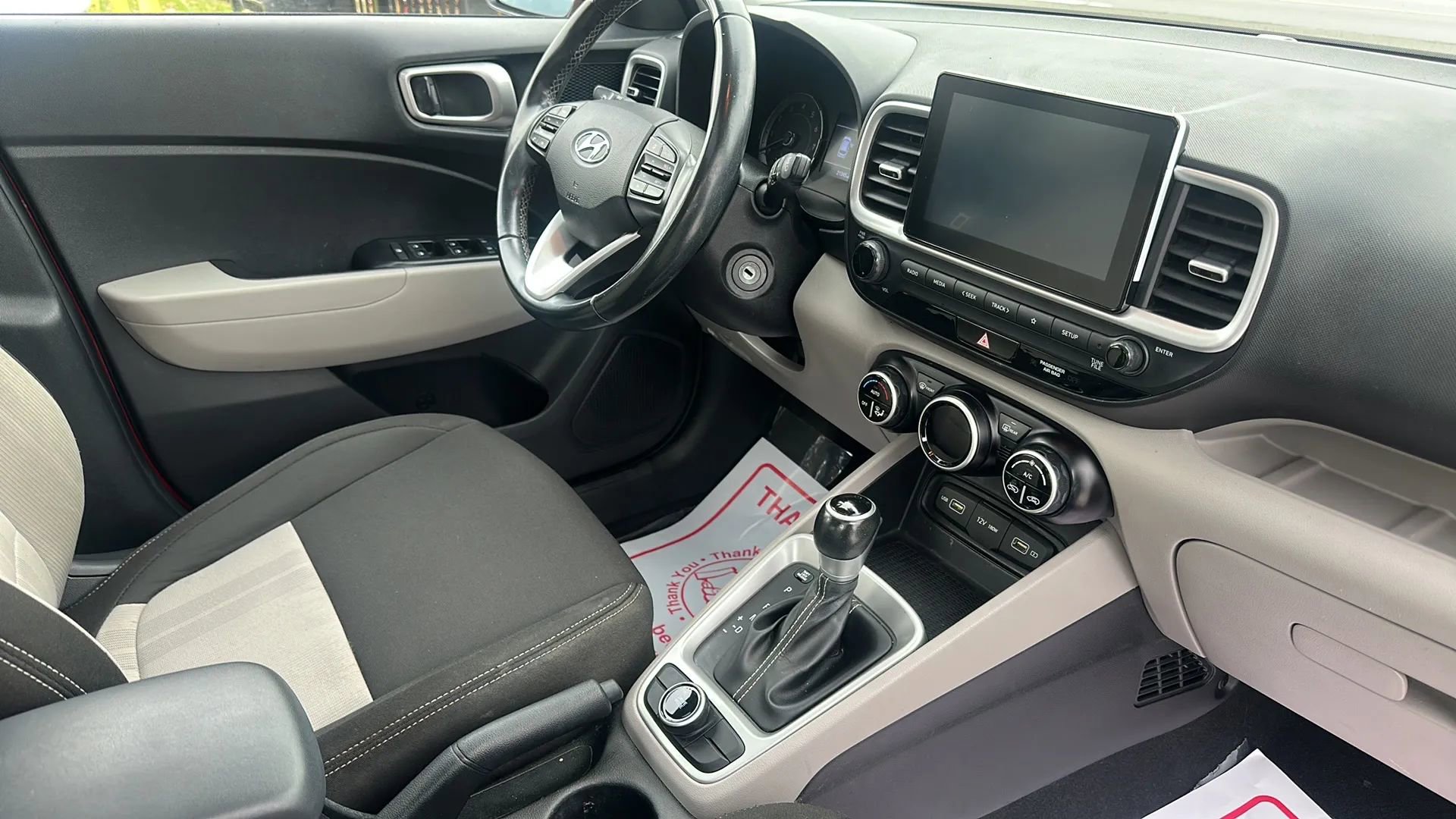 Used 2022 Hyundai Venue SEL image 16