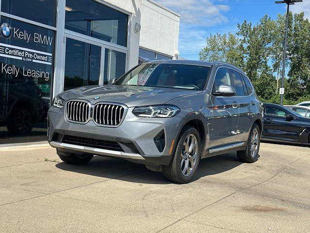 Used 2024 BMW X3 xDrive30i w/ Premium Package w/ZPA AWD/4WD image 3