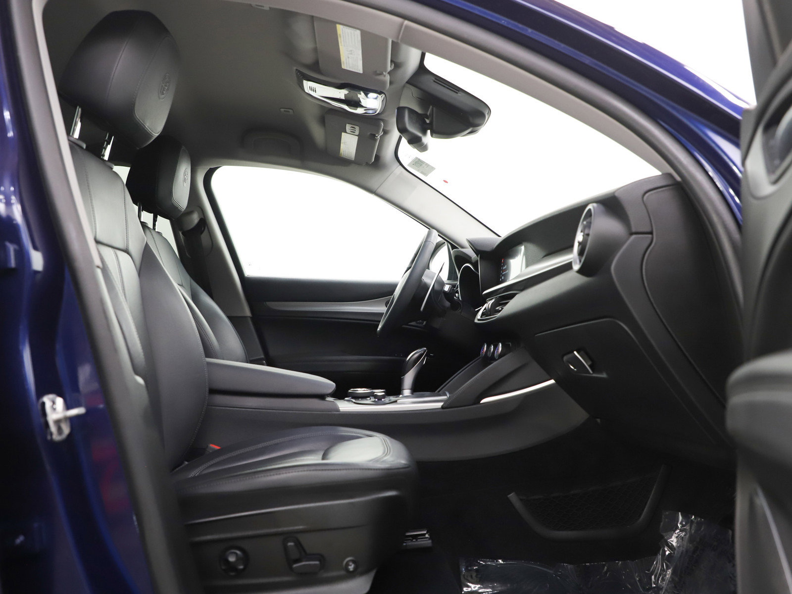 Used 2018 Alfa Romeo Stelvio Sport w/ Quick Order Package 22J Sport image 11