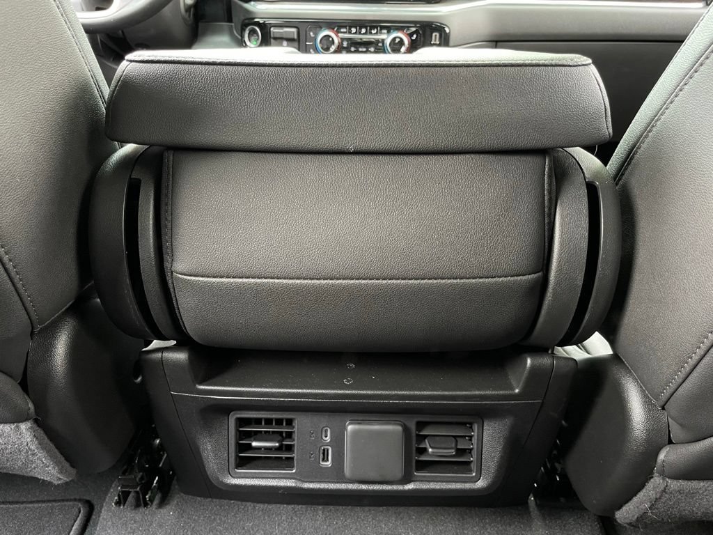 Used 2025 GMC Sierra 1500 SLT AWD/4WD image 29