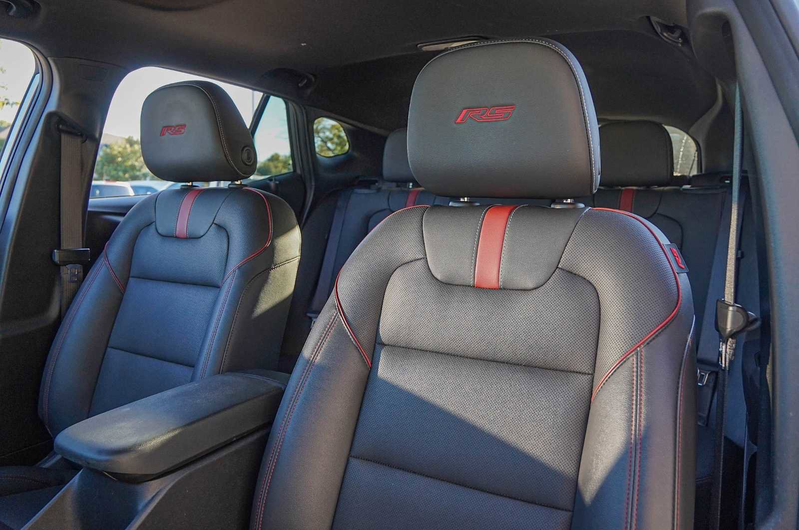 Used 2024 Chevrolet Trax RS w/ Sunroof Package image 11