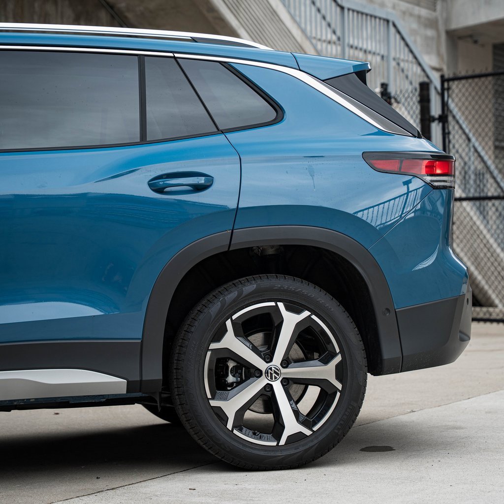 New 2025 Volkswagen Tiguan SE image 5