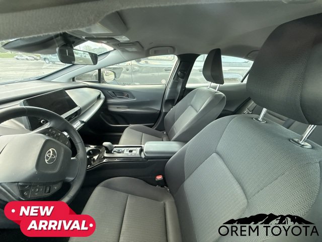 Used 2025 Toyota Prius LE FWD image 5