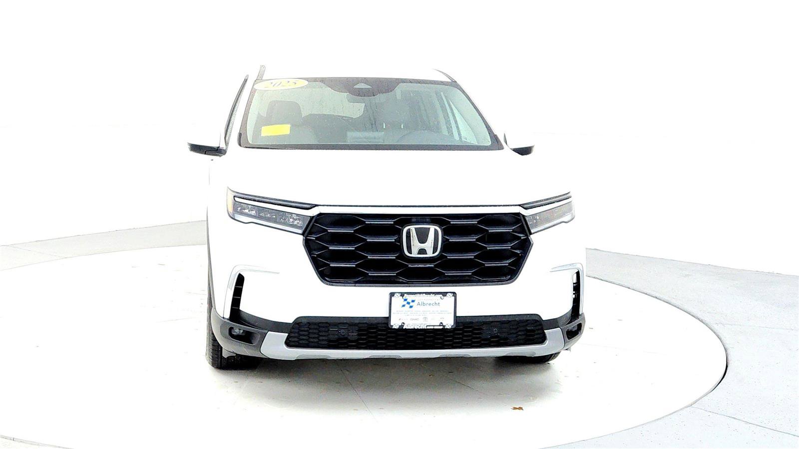 Used 2025 Honda Pilot EX-L image 8
