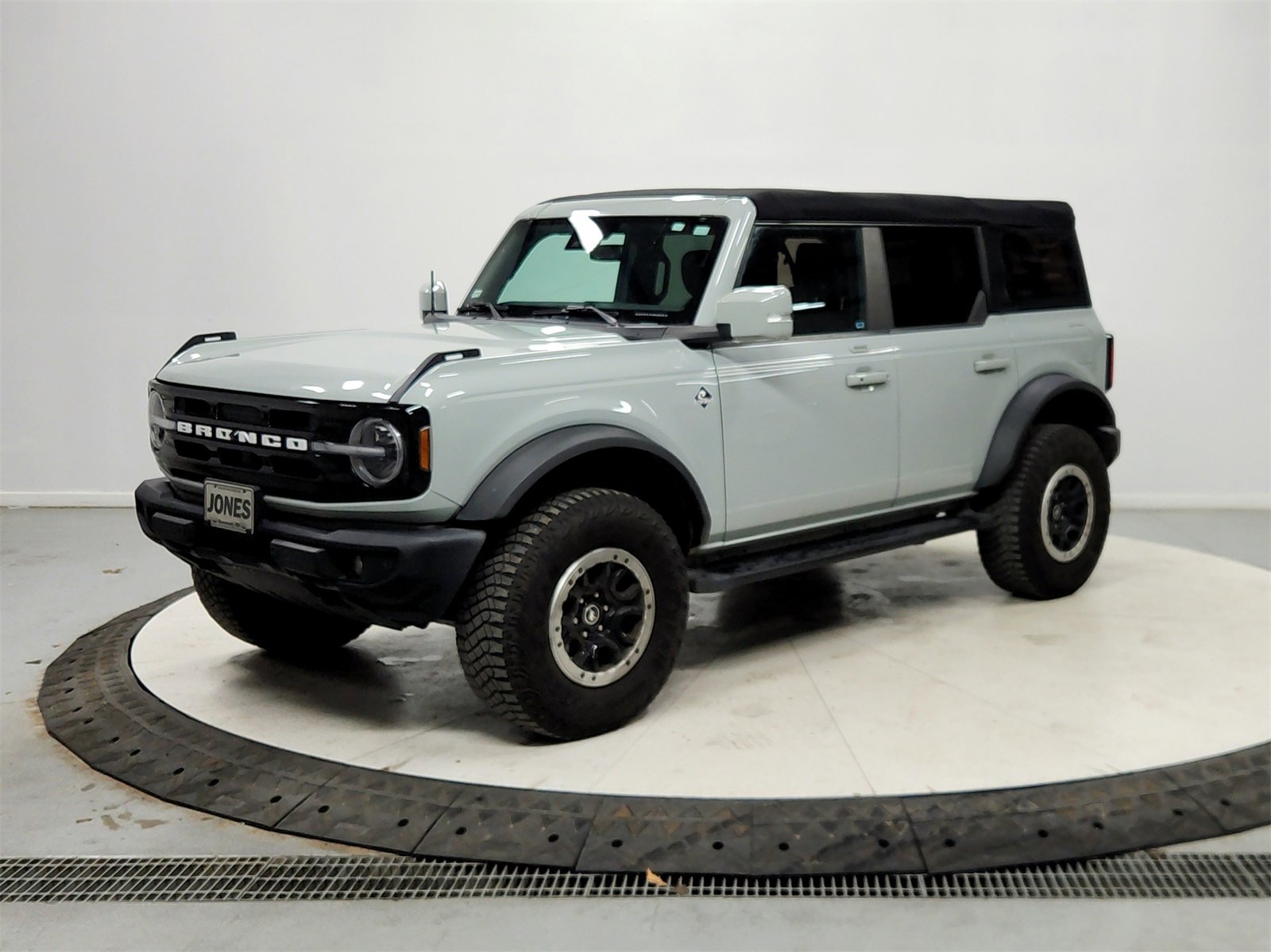 Used 2022 Ford Bronco Outer Banks w/ Sasquatch Package image 3