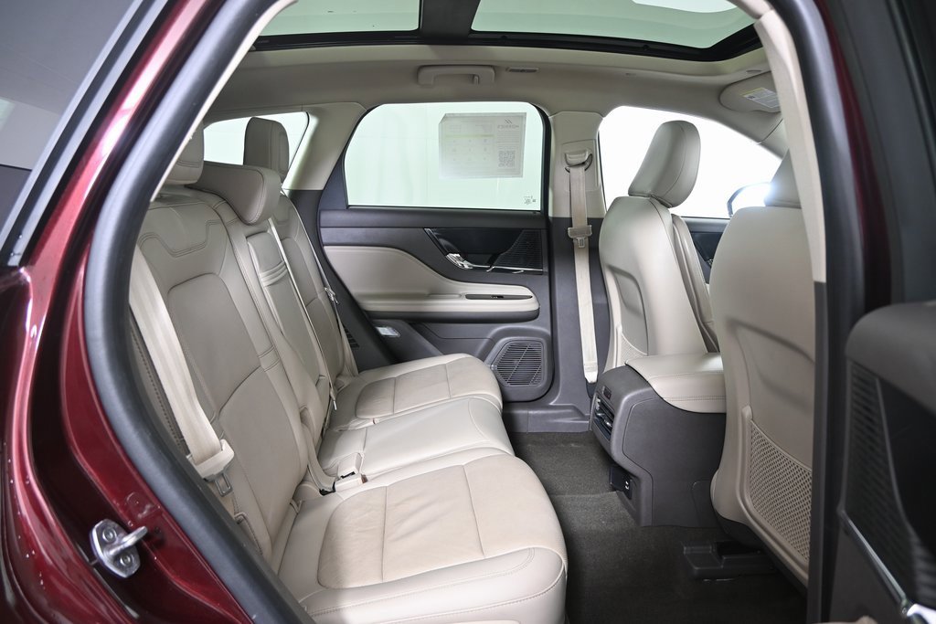 Used 2021 Lincoln Corsair AWD w/ Premium Package image 15