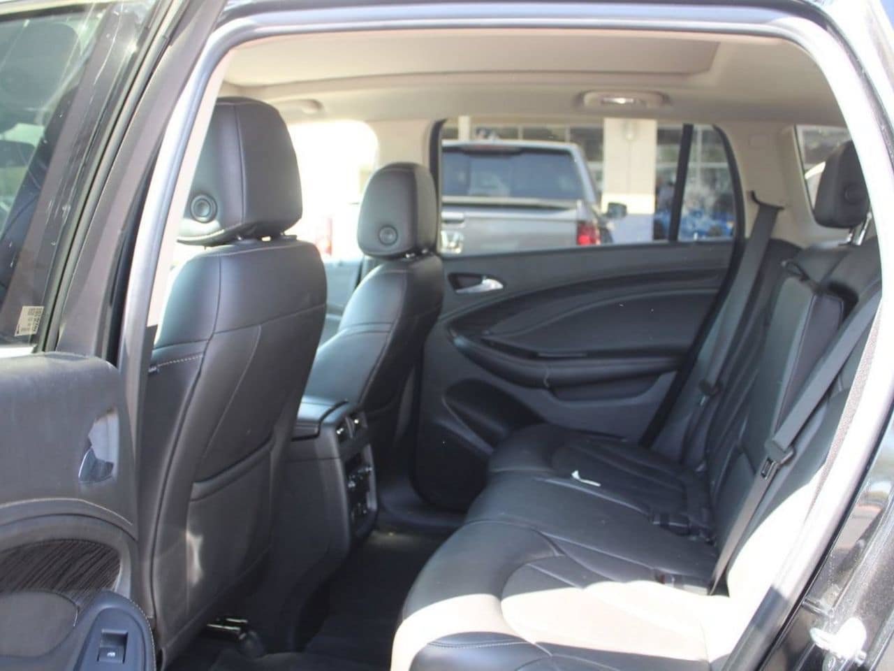 Used 2018 Buick Envision Premium AWD/4WD image 12