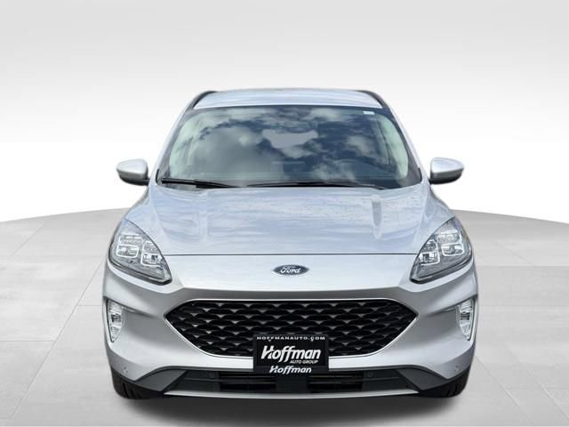 Used 2020 Ford Escape Titanium image 2