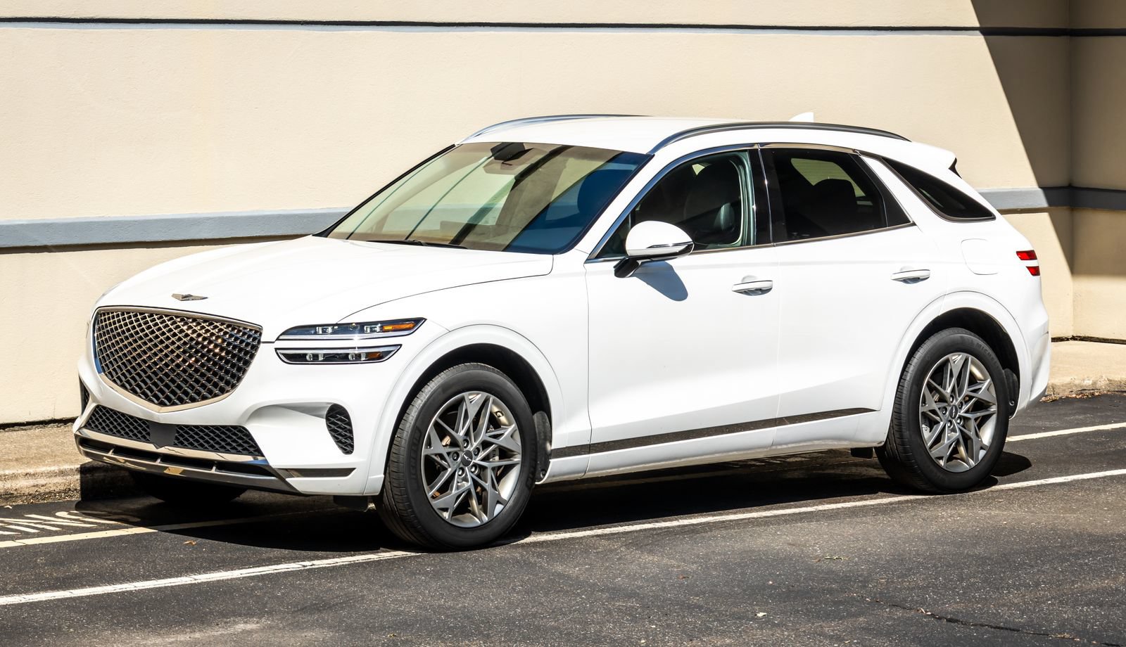 Used 2025 Genesis GV70 2.5T AWD/4WD image 3