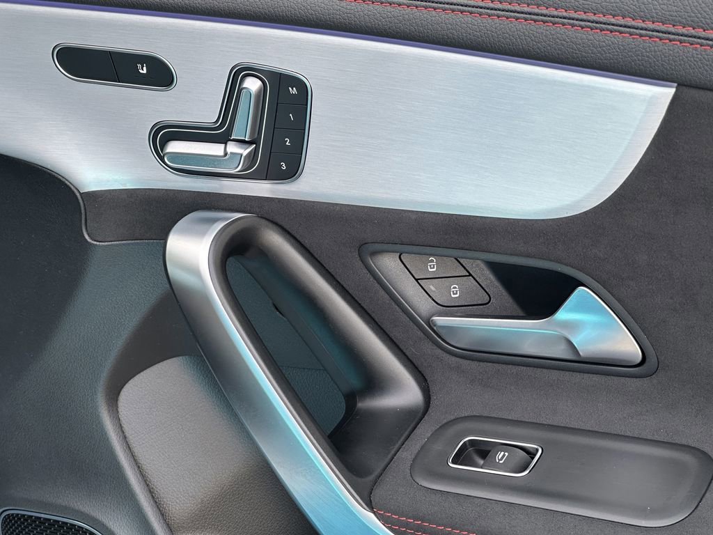 Certified 2025 Mercedes-Benz CLA 250 4MATIC image 17
