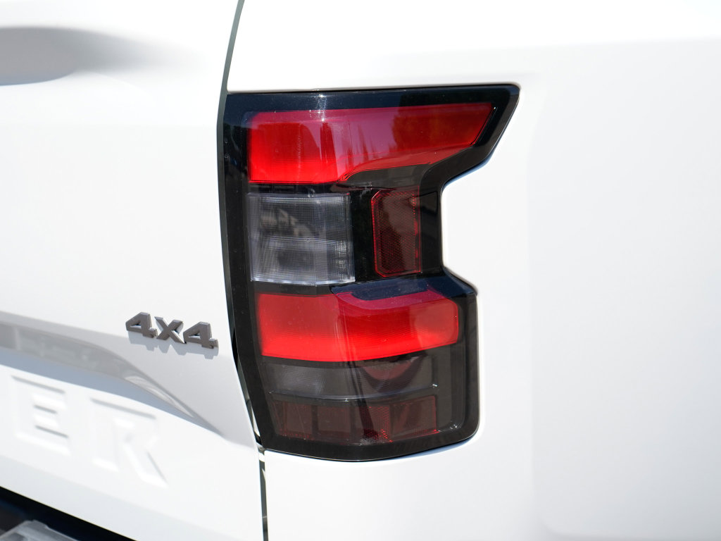 Used 2024 Nissan Frontier S w/ Technology Package AWD/4WD image 12