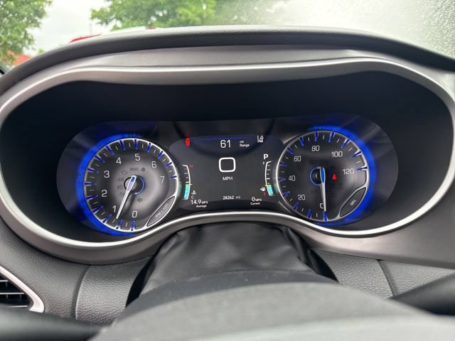 Used 2025 Chrysler Pacifica Select FWD image 27