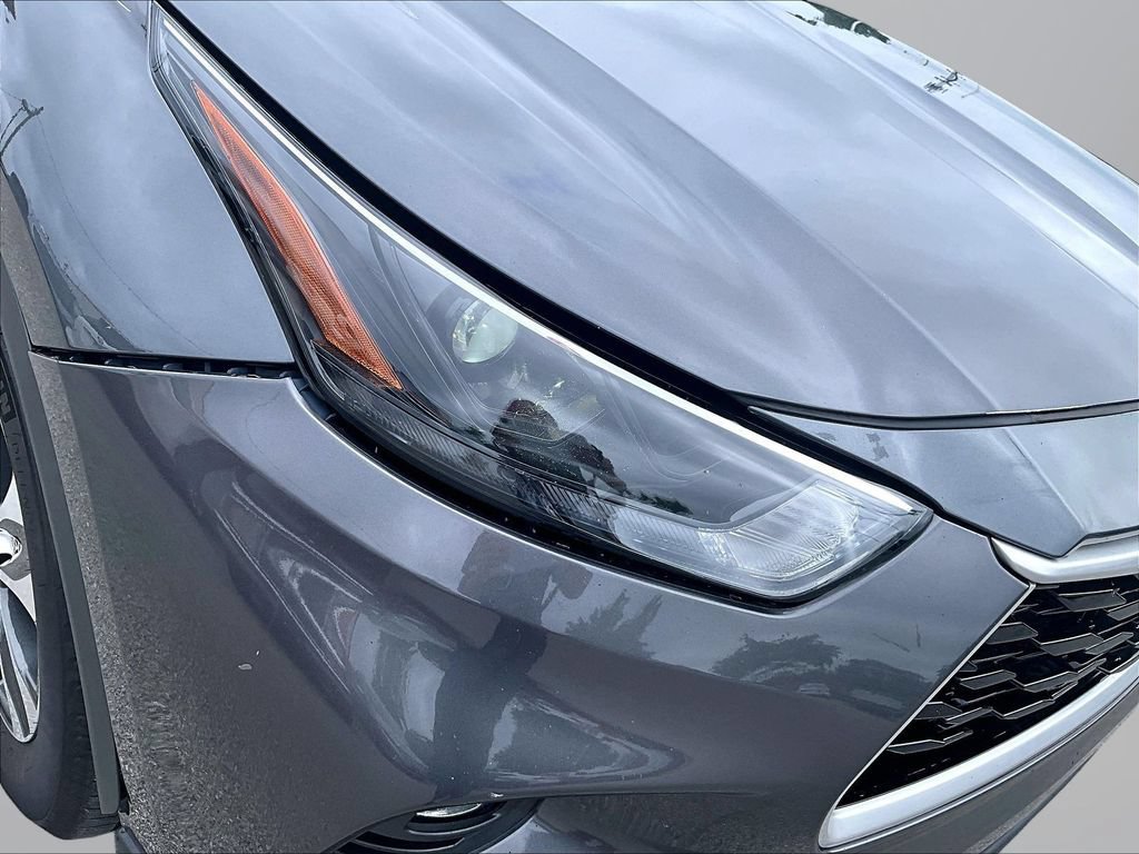 Used 2022 Toyota Highlander XLE FWD image 31