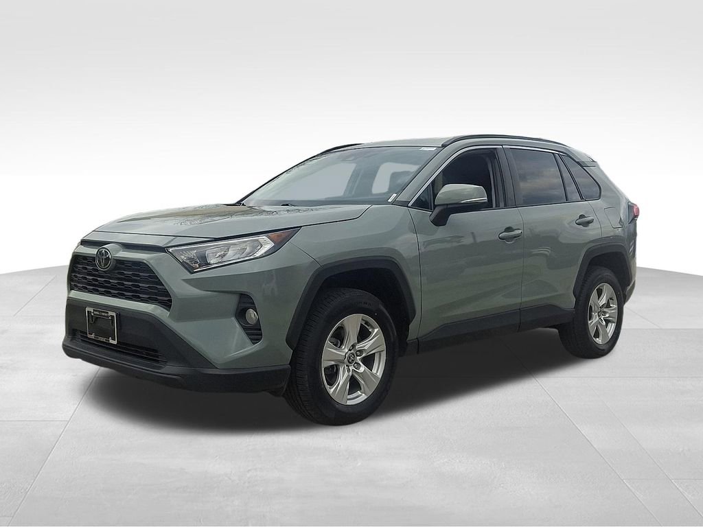 Used 2021 Toyota RAV4 XLE image 3