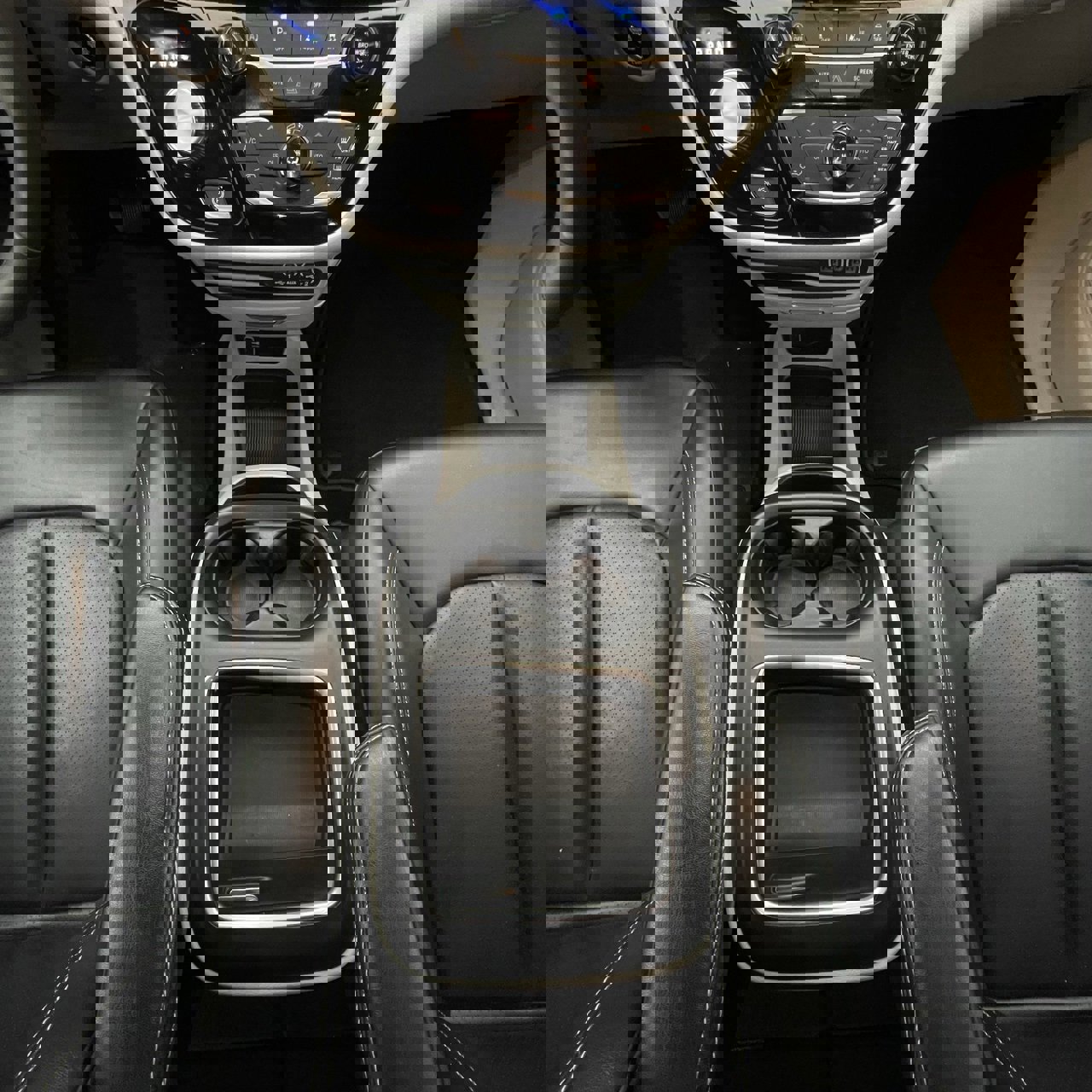 Used 2023 Chrysler Pacifica Touring-L image 19