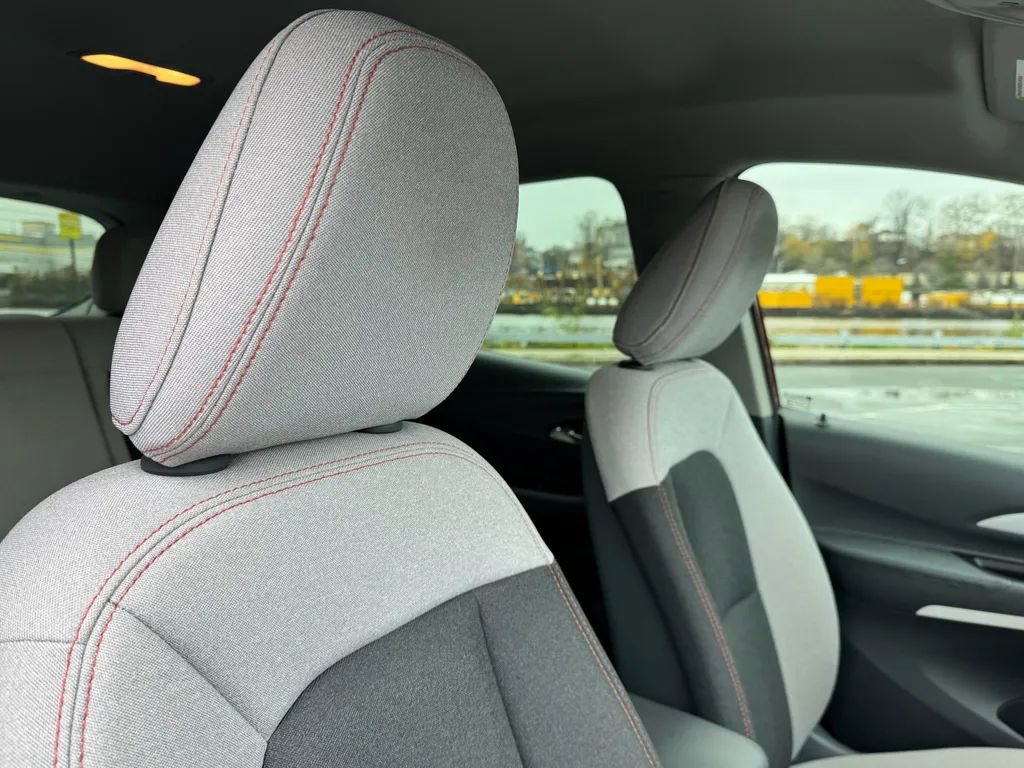 Used 2020 Chevrolet Bolt LT image 23