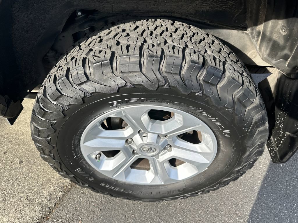 Used 2016 Toyota 4Runner SR5 image 26