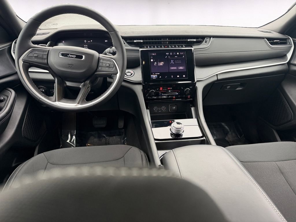 Used 2025 Jeep Grand Cherokee L Laredo w/ Luxury Tech Group I image 10