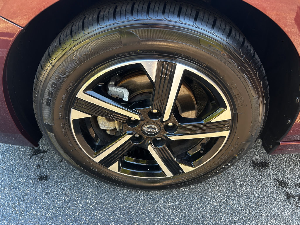 Used 2025 Nissan Sentra SV FWD image 31