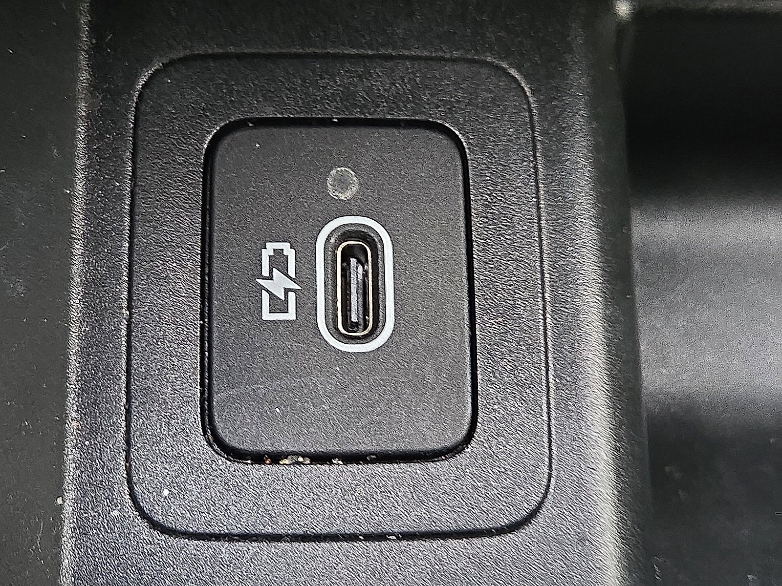 Used 2024 Land Rover Range Rover Velar Dynamic SE image 16