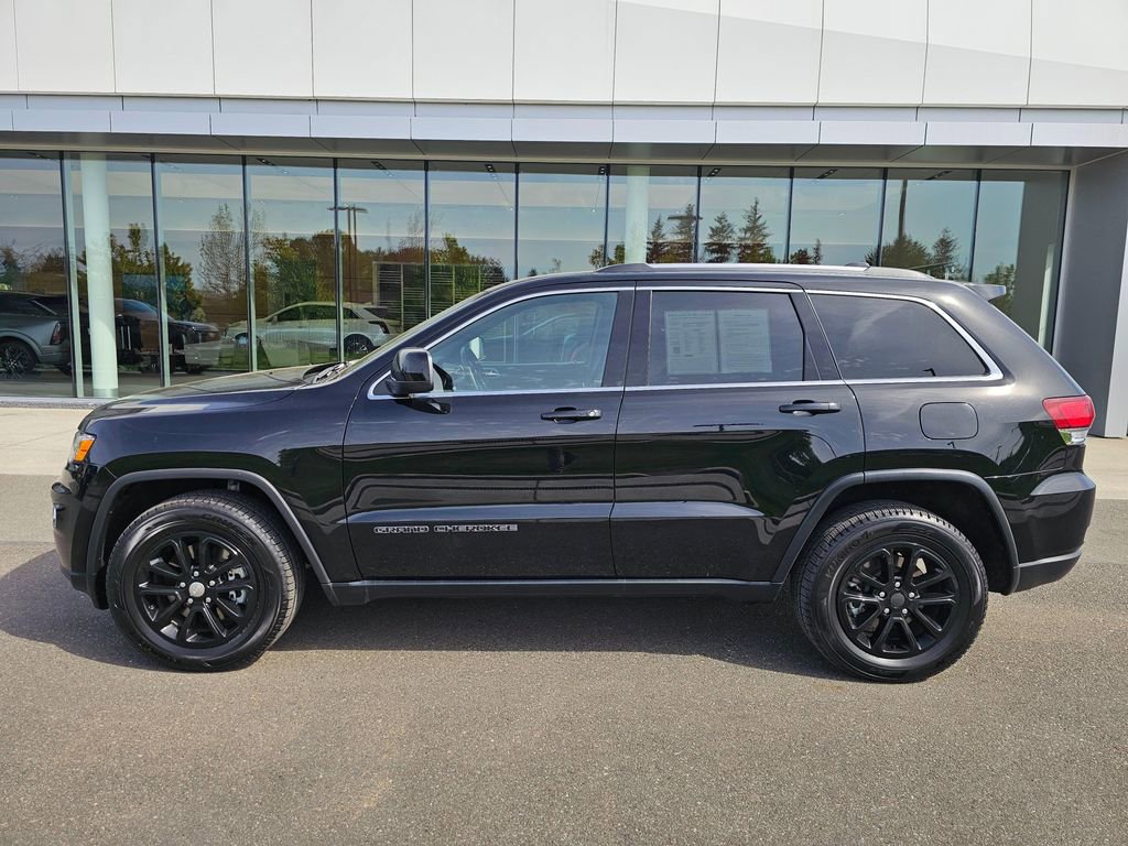 Used 2021 Jeep Grand Cherokee Laredo X AWD/4WD image 2