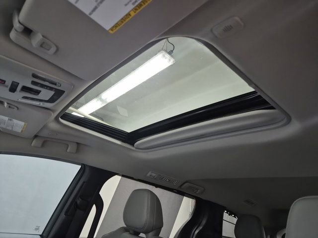 Used 2026 Toyota Sienna XLE image 22