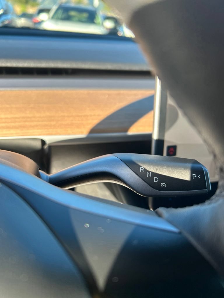 Used 2023 Tesla Model Y Long Range AWD/4WD image 29