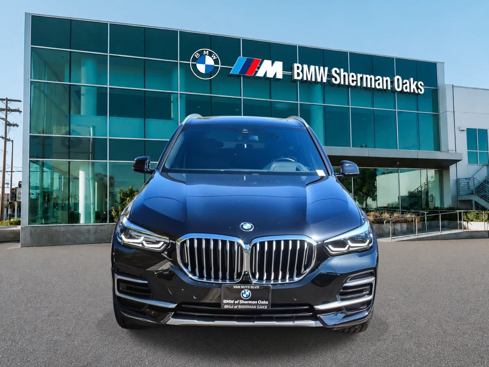 Used 2023 BMW X5 sDrive40i w/ Premium Package RWD image 2