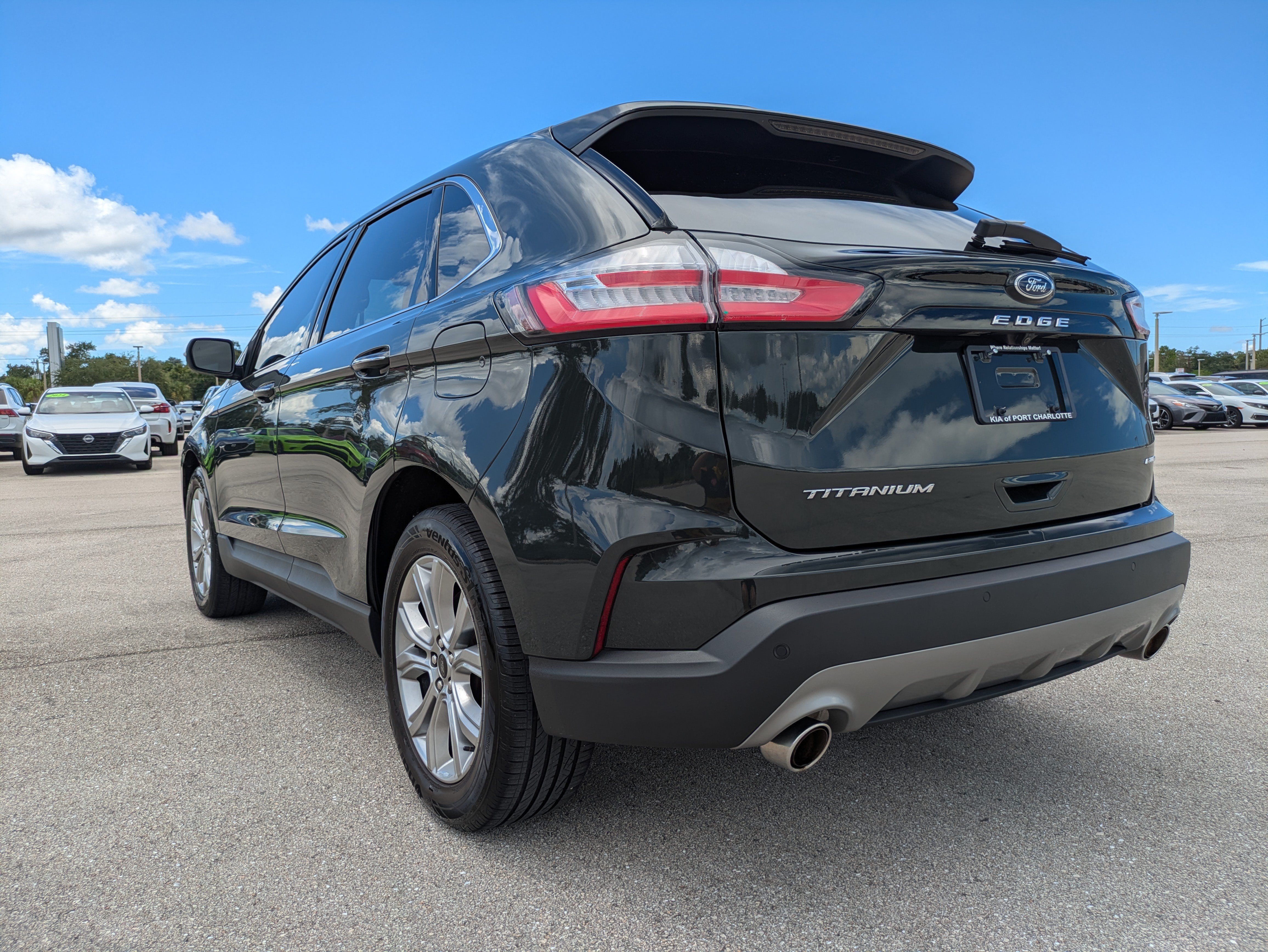 Used 2024 Ford Edge Titanium AWD/4WD image 6
