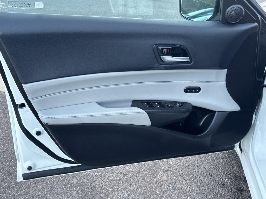 Used 2019 Acura ILX FWD image 11