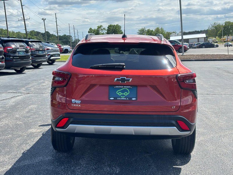 Certified 2024 Chevrolet Trax LT w/ LT Convenience Package FWD image 4
