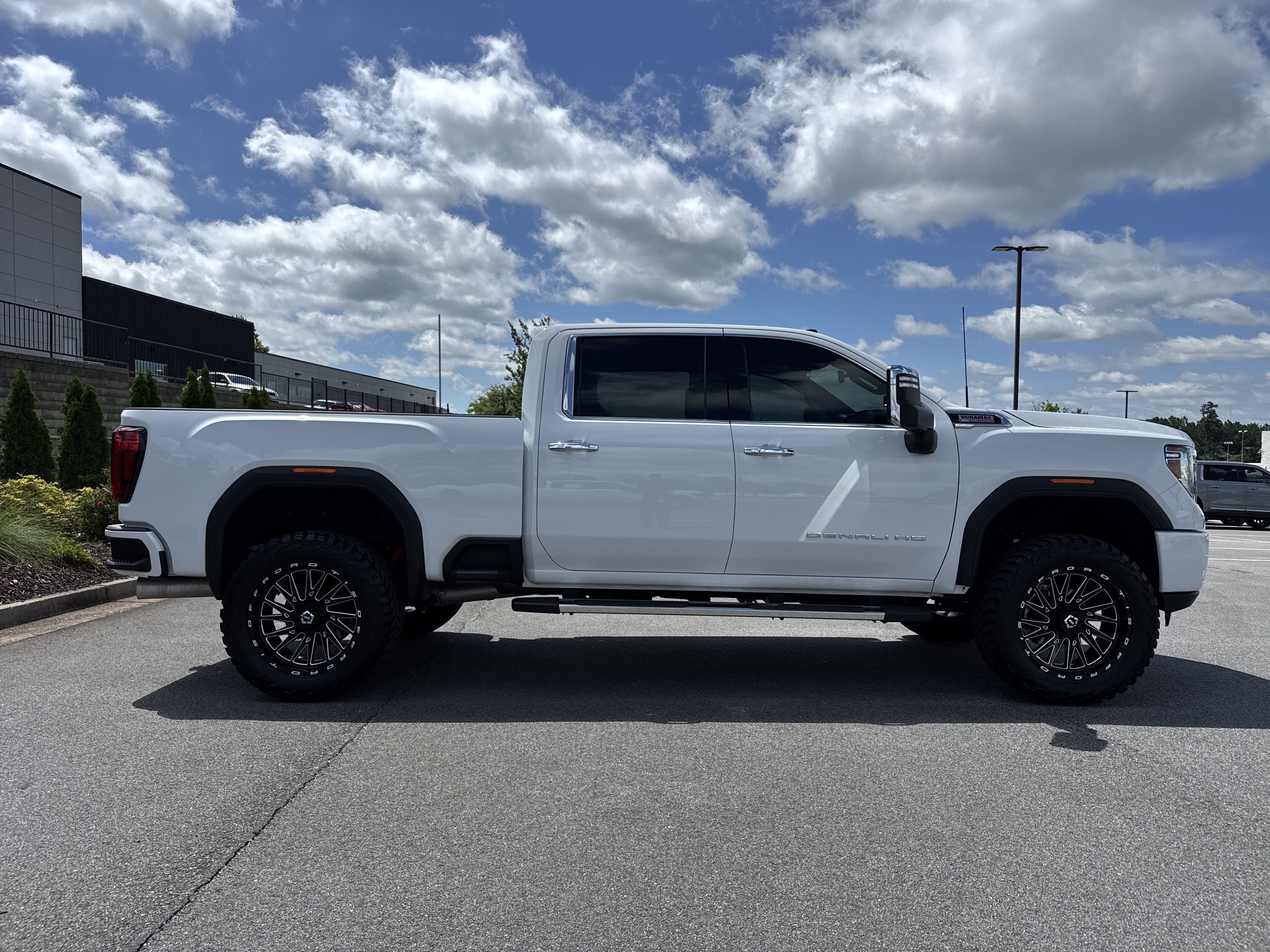Used 2022 GMC Sierra 2500 Denali AWD/4WD image 11