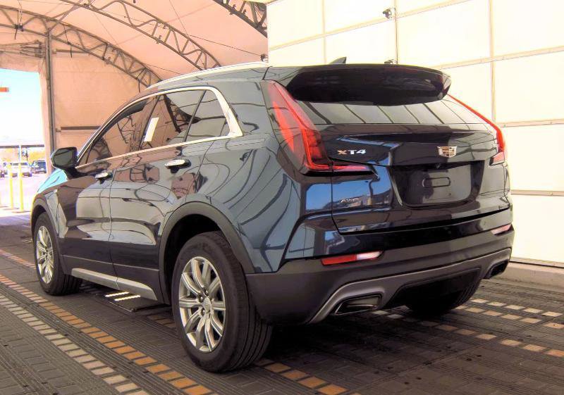 Used 2020 Cadillac XT4 Premium Luxury AWD/4WD image 4