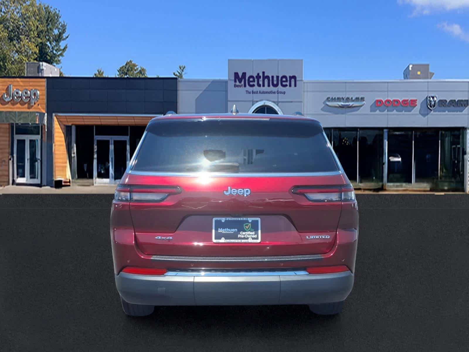 Used 2023 Jeep Grand Cherokee L Limited AWD/4WD image 5