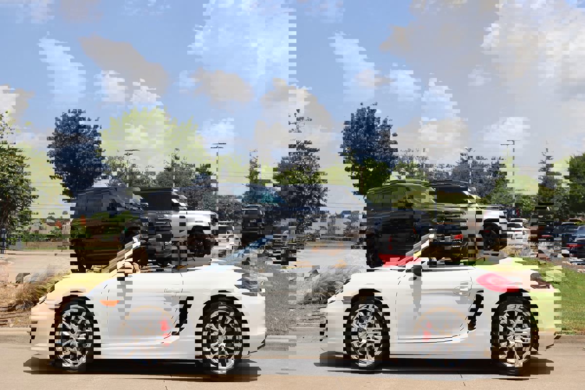 Used 2016 Porsche Boxster S image 8