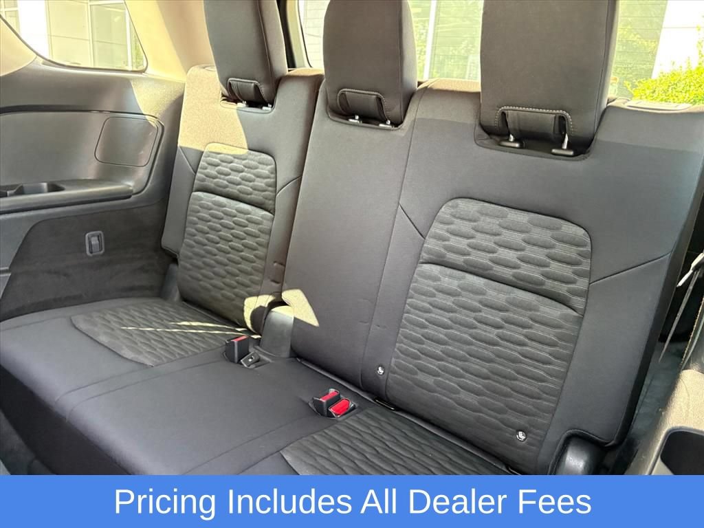 Used 2025 Nissan Pathfinder SV AWD/4WD image 21
