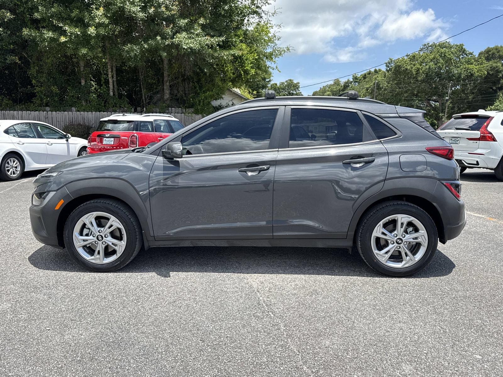 Used 2023 Hyundai Kona SEL AWD/4WD image 2
