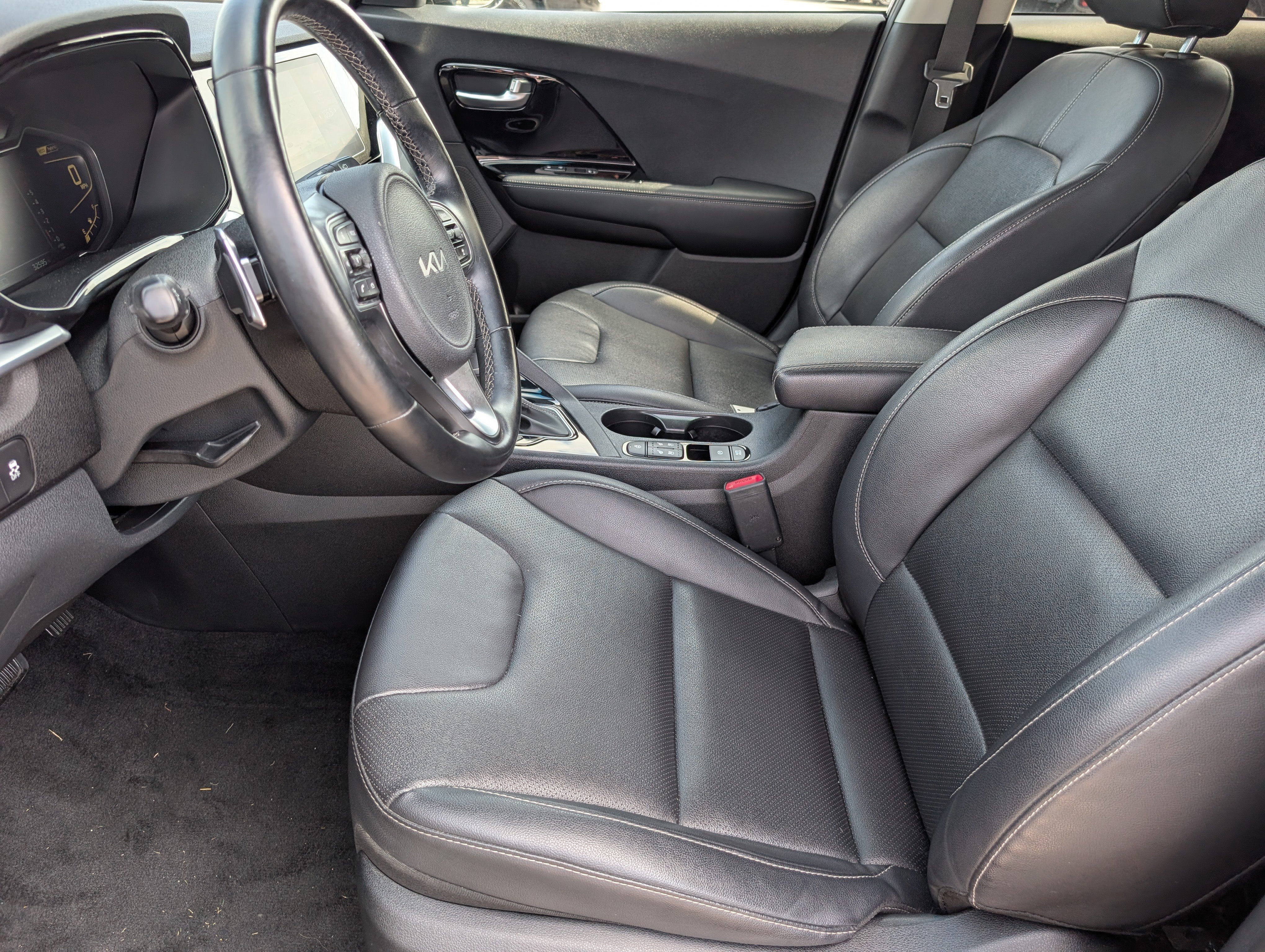 Used 2022 Kia Niro EX Premium FWD image 12