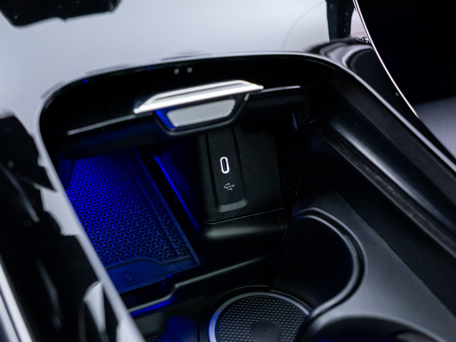 Used 2024 Mercedes-Benz GLC 300 4MATIC image 29