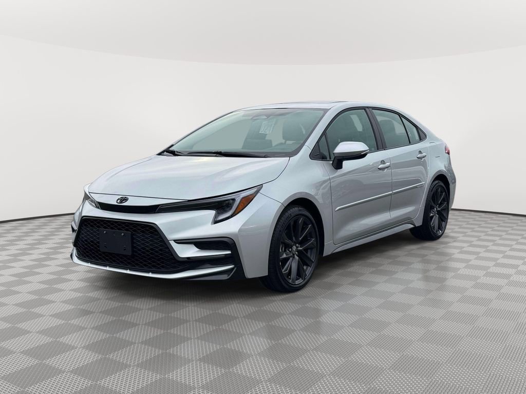 Used 2025 Toyota Corolla SE w/ SE Premium Package FWD image 3