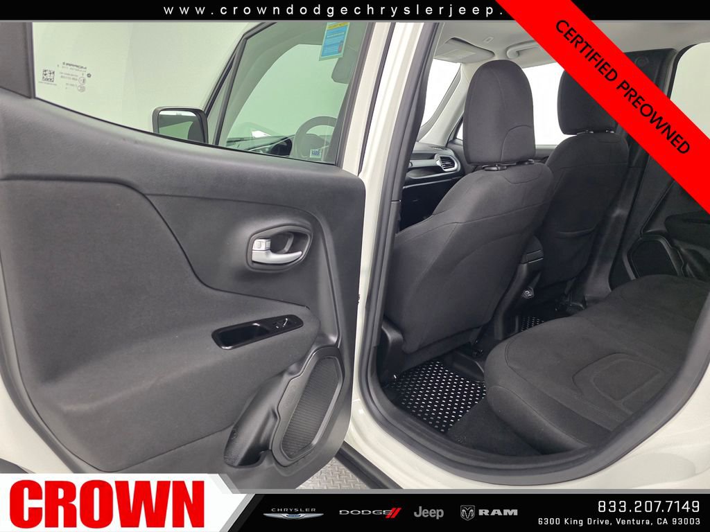 Certified 2020 Jeep Renegade Latitude w/ Cold Weather Group AWD/4WD image 17