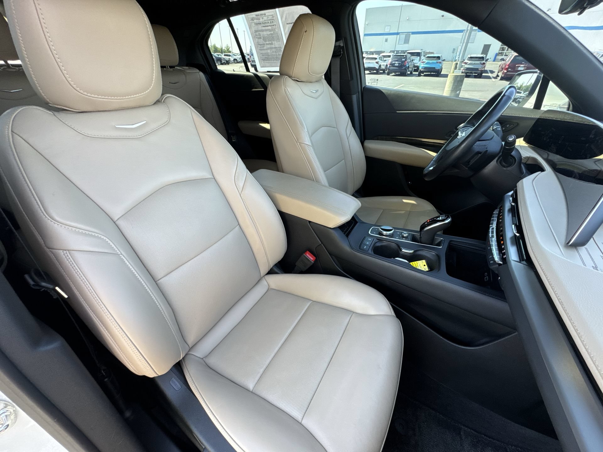 Used 2025 Cadillac XT4 Premium Luxury w/ Technology Package FWD image 25