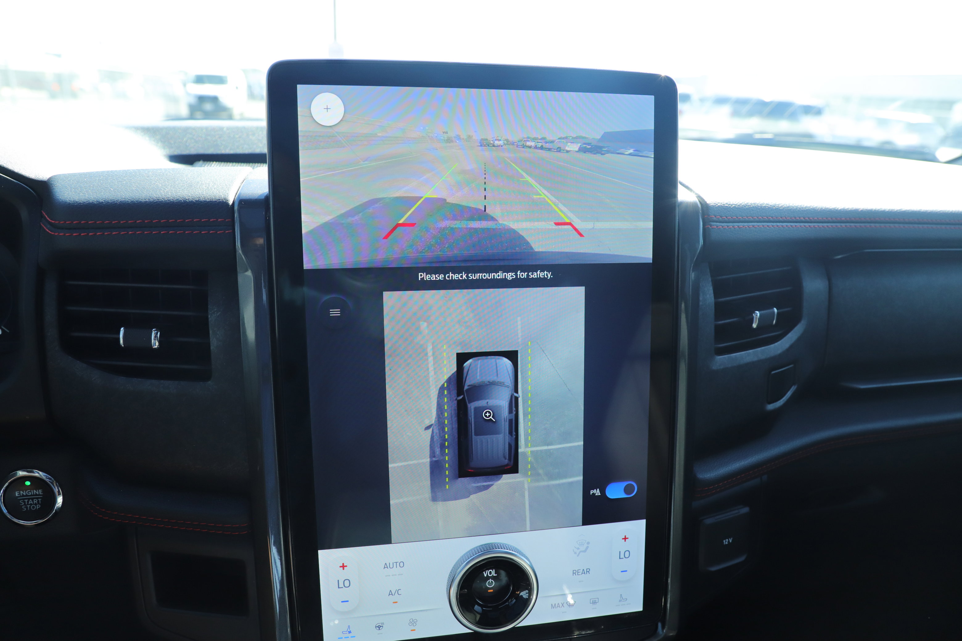 Used 2022 Ford Expedition Limited image 11