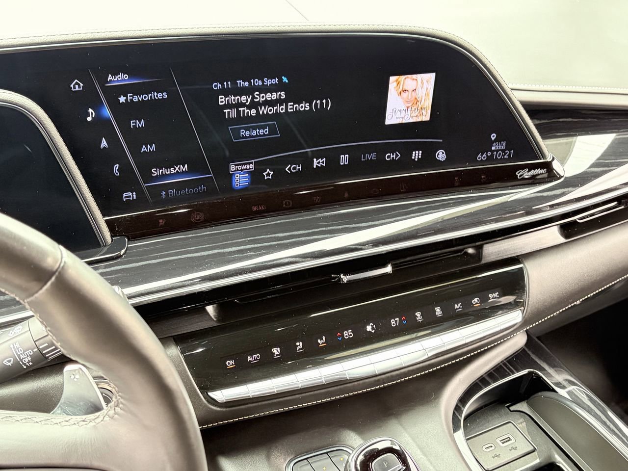 Certified 2024 Cadillac Escalade ESV V w/ Heavy-Duty Trailer Package image 27