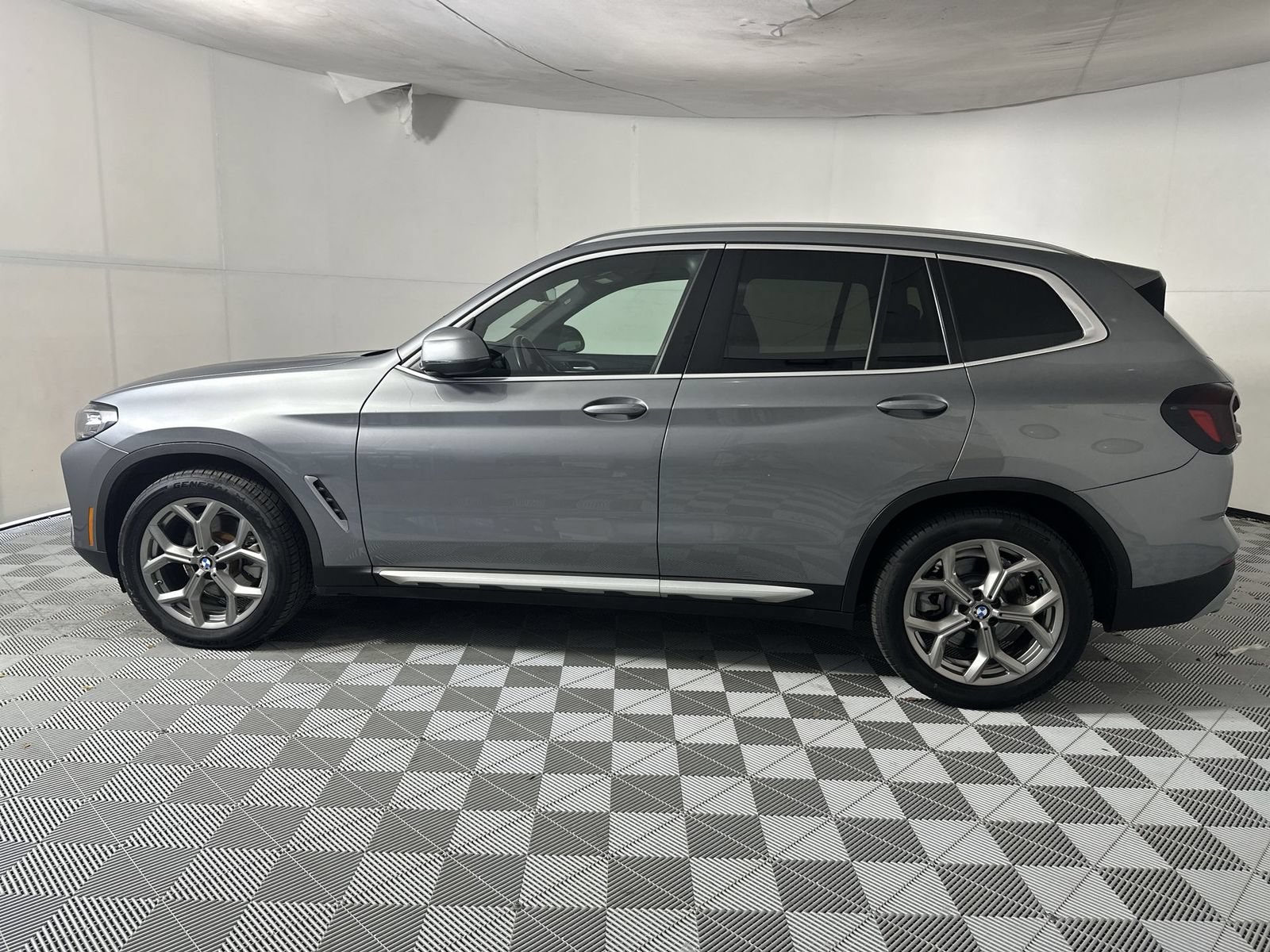 Used 2024 BMW X3 xDrive30i AWD/4WD image 5