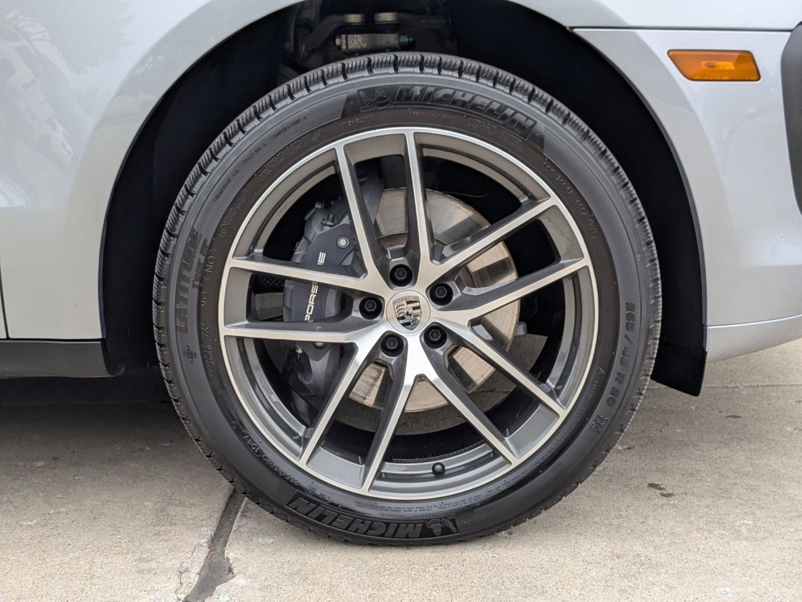 Certified 2026 Porsche Macan AWD/4WD image 29